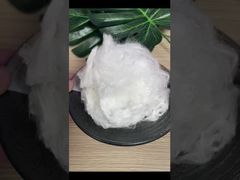 Voir la démo de fibres de polyester et de viscose ignifuges, mélange 70-30, blanc