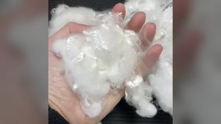 Fibre cationique 1,56D x 51 mm, haute solidité des couleurs, lustre doux et brillant pour la filature et le mélange de textiles