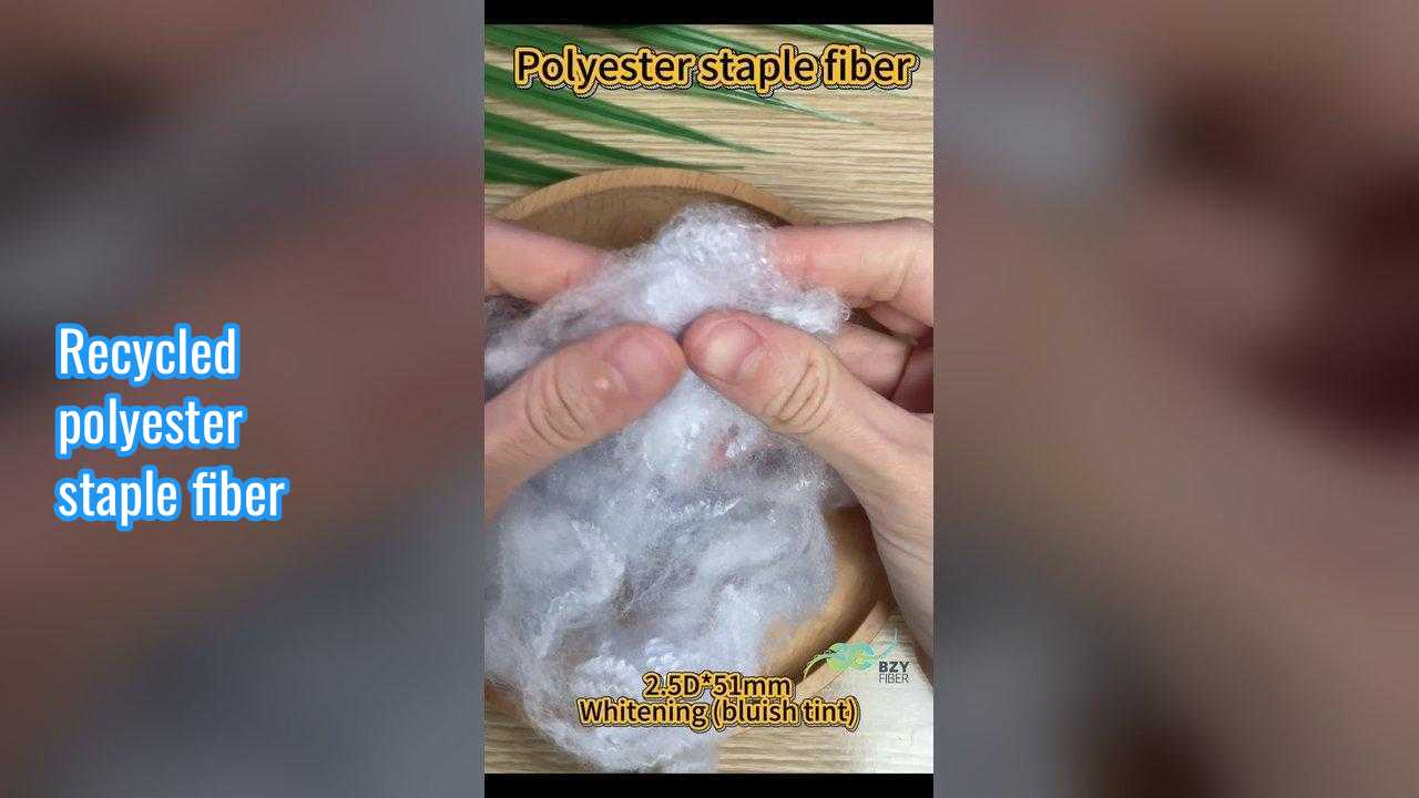 Un bon prix. Fibre de polyester recyclé en agrafes 2.5D Blanchiment (teinte bleutée) Convient à la fabrication de fil Matières premières de haute qualité en ligne