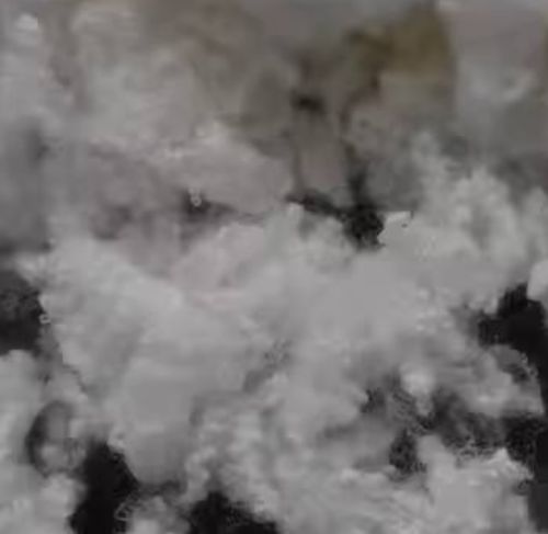 Dernières nouvelles de l'entreprise Qu'est-ce que la fibre de polyester et comment est-elle fabriquée ?