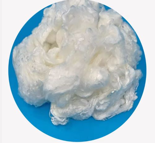 Dernières nouvelles de l'entreprise Le rôle des fibres de polyester couleur dans la mode et l'industrie