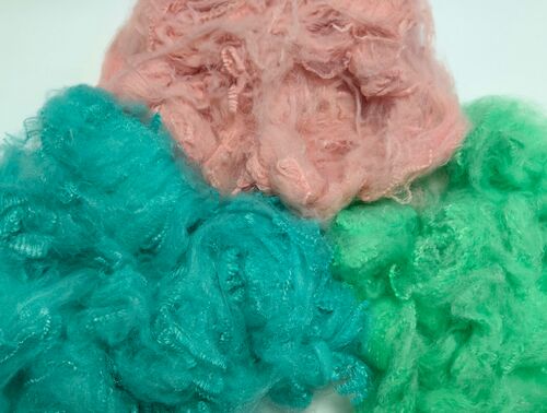 Dernières nouvelles de l'entreprise Différence entre la pâte d'aramide et la fibre d'aramide teinte liquide