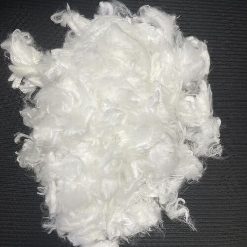 Dernières nouvelles de l'entreprise Les fibres vierges et les fibres de polyester recyclées: prix, qualité et durabilité