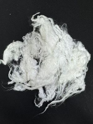 Un bon prix. 1.33D*38-64mm fibre discontinue ignifuge pour carte d'absorption en ligne