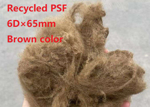Un bon prix. 6D × 65mm Polyester fibre discontinue 100% Polyester puce Matériau brut Polyester fibre discontinue avec une bonne résistance aux chocs et une forme ronde en ligne