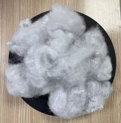 Un bon prix. Fibre de polyester recyclé en fibres discontinues 15D 64mm Blanc cru en ligne