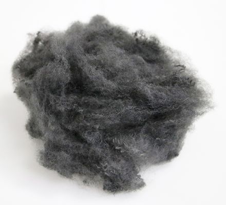 Un bon prix. Fibre de polyester vierge en fibres discontinues 8.89D 65mm Gris pour intérieurs automobiles en ligne