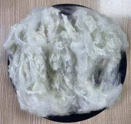Un bon prix. 6D Polyester fibre discontinue Bonne résistance aux chocs Fibre textile synthétique non siliconée pour vos besoins en ligne