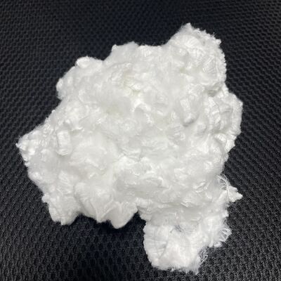 Un bon prix. Fibre PET Blancheur Élevée 2D × 38 mm Douce et Stable pour la Production Textile. Spécifications personnalisables en ligne