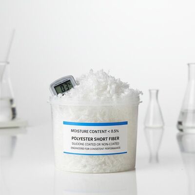 Un bon prix. Fibre de polyester discontinue à faible teneur en humidité, siliconée ou non, avec une haute résistance à la déchirure pour des performances constantes en ligne