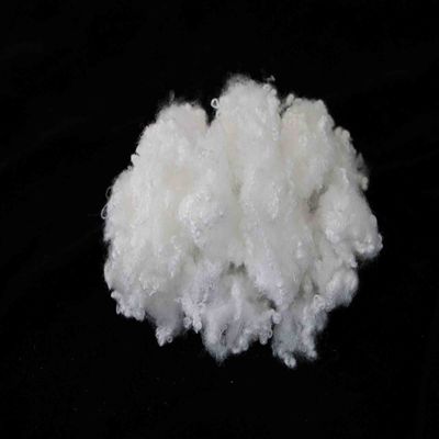 Un bon prix. Matériau de remplissage de couette non toxique en fibres de polyester ignifuges siliconées en ligne
