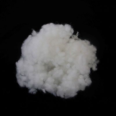 Un bon prix. Fibre de polyester conjuguée recyclée de 32 mm, blanche pure, creuse, conjuguée en ligne