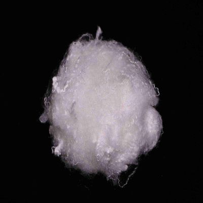 Un bon prix. Remplissage en fibre de polyester recyclée de 51 mm en ligne