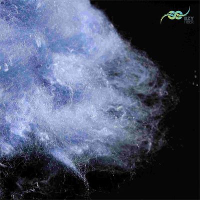 Un bon prix. Fabrication à partir de fibres non fluorescentes de polyester de 51 mm en ligne