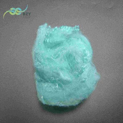 Un bon prix. Régénérée en polyester à base de fibres bleu clair teintée en polystyrène 2.5D pour le rembourrage en ligne