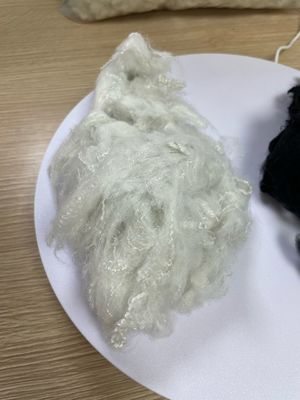 Un bon prix. Fibre en fibre de synthèse de polyester 0.7D × 32 mm, point de fusion de 110 à 260 °C en ligne