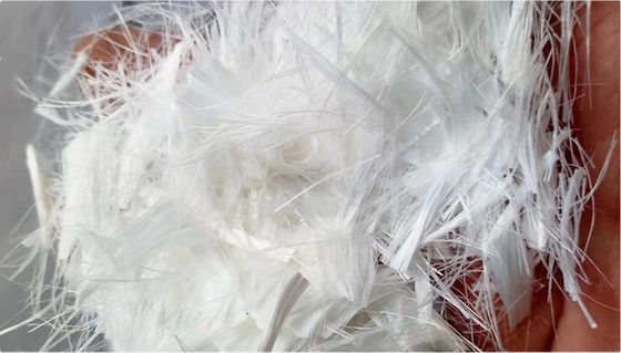 Un bon prix. Fibre de béton en polypropylène 6-18 mm ASTM et ICC approuvé en ligne