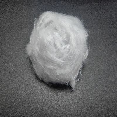 Un bon prix. Polyester recyclé à base de fibres 2.5D 51mm Blanc haute résistance au rétrécissement en ligne