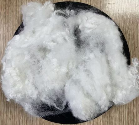 Un bon prix. Fibre de polyester vierge 15D 64mm blanc certifié GRS en ligne