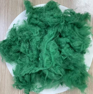 Un bon prix. Fibre d'étagère en polyester recyclé 1,5D 38mm vert émeraude en ligne