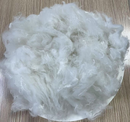 Un bon prix. Fibre d'étape de polyester recyclé 1.56D haute protection UV en ligne