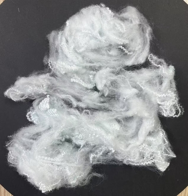 qualité Fibre d'étape de polyester recyclé 2.5D 51mm haute résistance à la traction usine