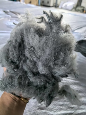 Un bon prix. Fibre de polyester recyclée 2.5D 51mm gris certifié OEKO-TEX en ligne