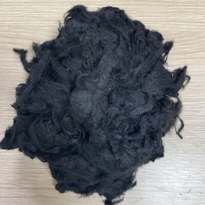 Qualité Premium 1.56D × 38mm Fibre d'étape viscose noire avec une texture ultra douce et une résistance à la couleur élevée pour les textiles ménagers usine