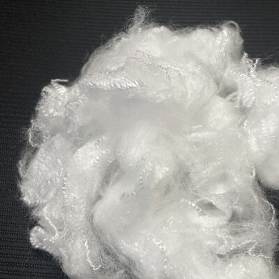 Qualité Fibre de polypropylène blanc 2D × 51 mm légère et durable pour les matériaux de filtre et de rembourrage usine