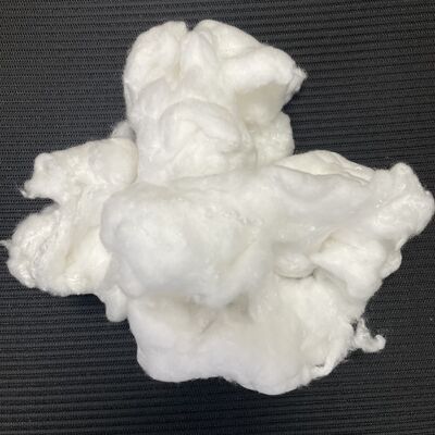 Fibre absorbante tendre et respectueuse de la peau 1,33D x 38 mm, fibre légère pour la production de masques de beauté, produits de soins, produits absorbants pour bébé