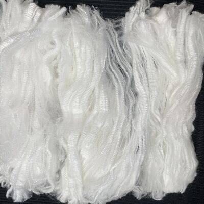 Un bon prix. Tireuse en polyester noctilucide 2D à longueur indéterminée pour filature de fils et textile en ligne